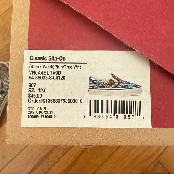 Vans Classic Slip-on Shark Week Kids Vans Size 12 Phin/True Wht - Picture 7 of 7